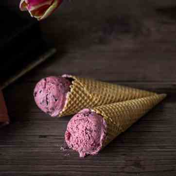 Strawberry stracciatella ice-cream