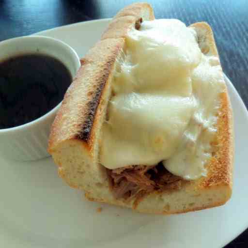 Slow Cooker Roast Beef Sandwiches