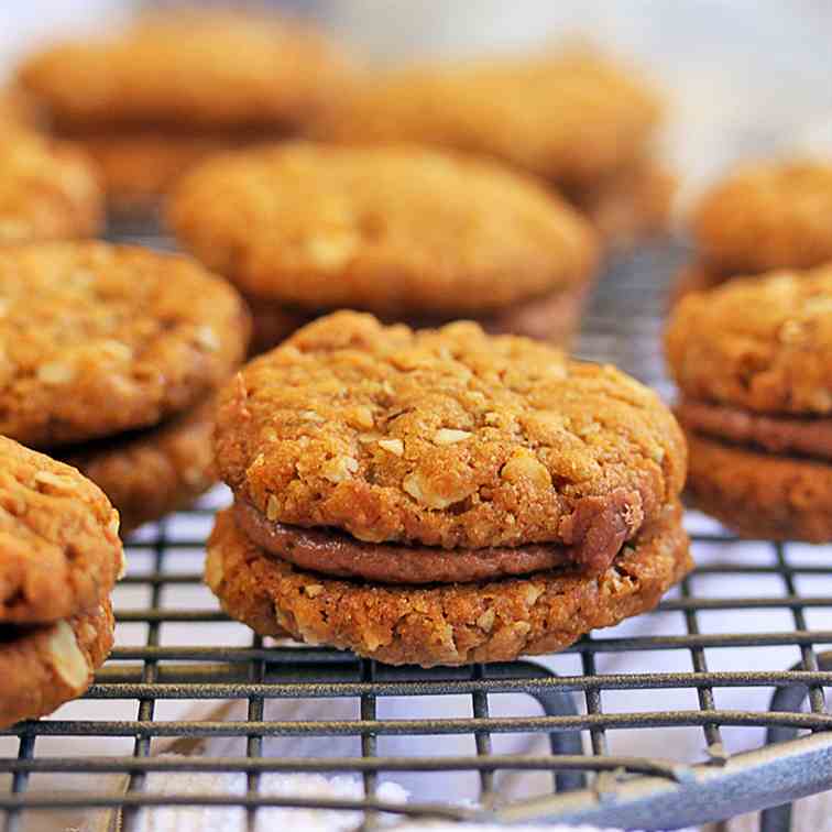 Oat and Hazelnut Yoyo Cookies