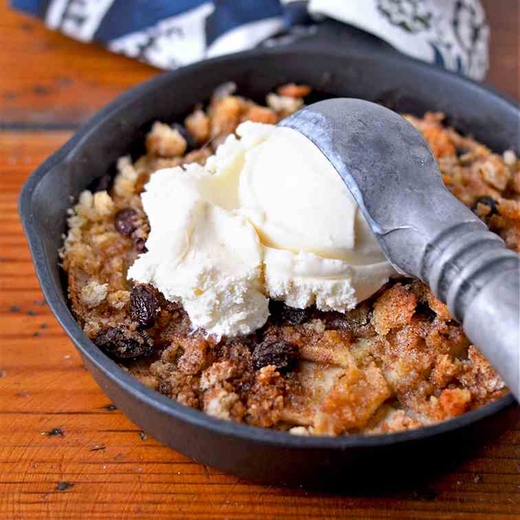 Rum Raisin Apple Brown Betty