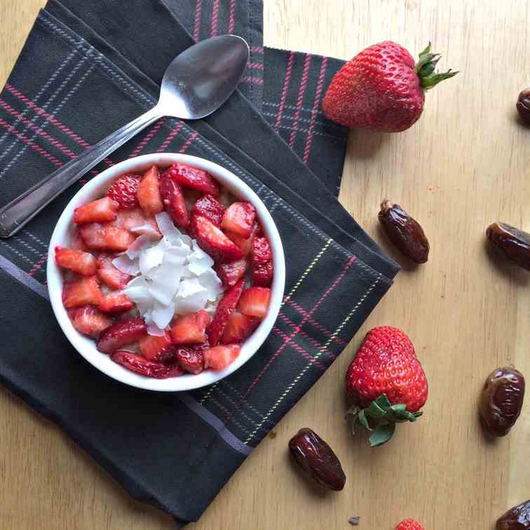 Strawberry Coconut Date Oatmeal
