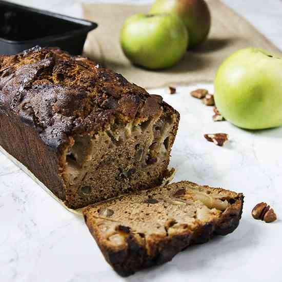 Spiced Apple and Pecan Loaf Cake 