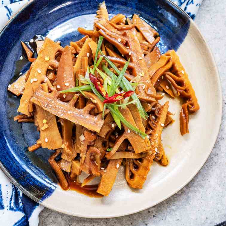 Braised bamboo shoot with soy sauce