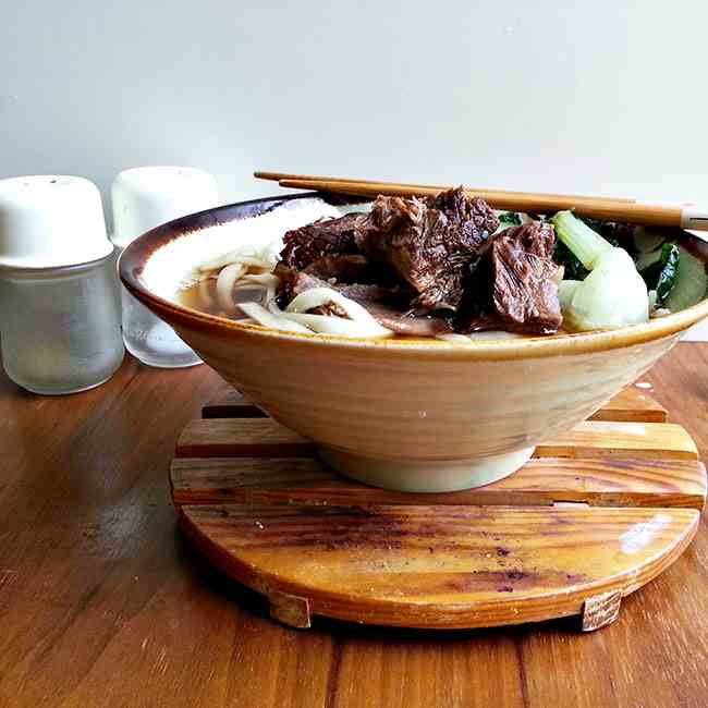 Chinese braised beef stew noodles