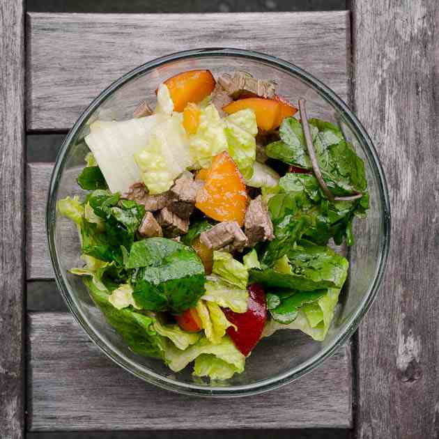 Easy Steak Salad with Peaches and Balsamic