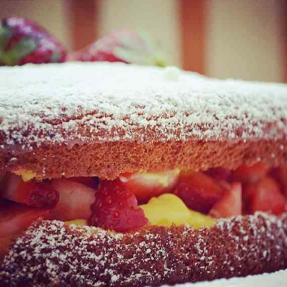 Strawberry and custard cake