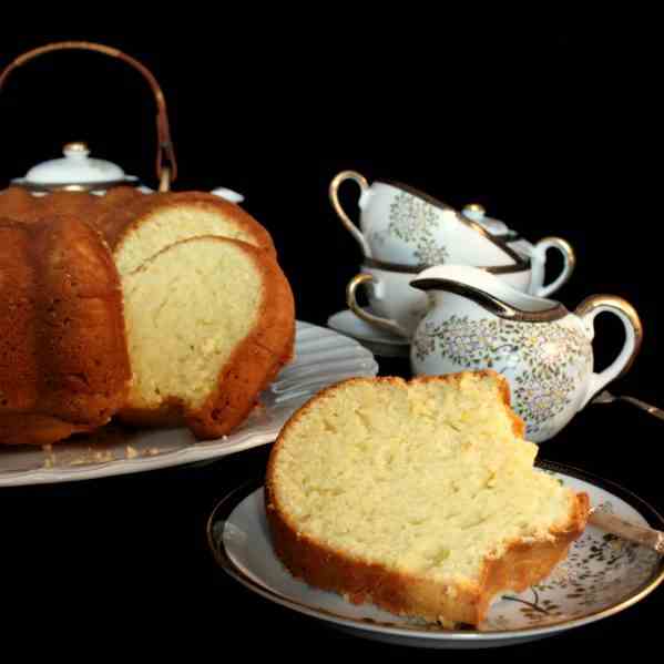 Whipping Cream Cake with Lemon