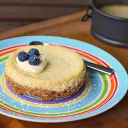 Baked lemon cheesecake