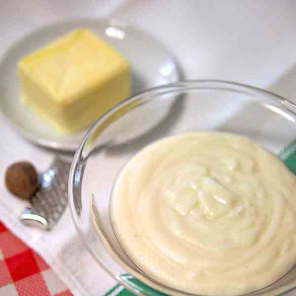 Béchamel Sauce (Besciamella)