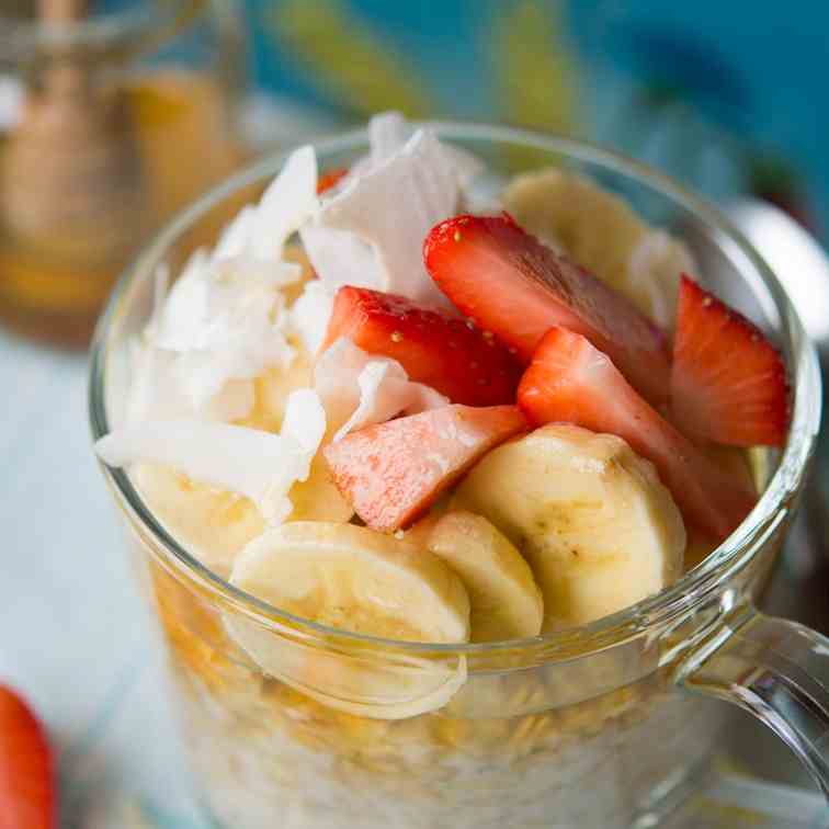 Cashew milk oatmeal with bananas