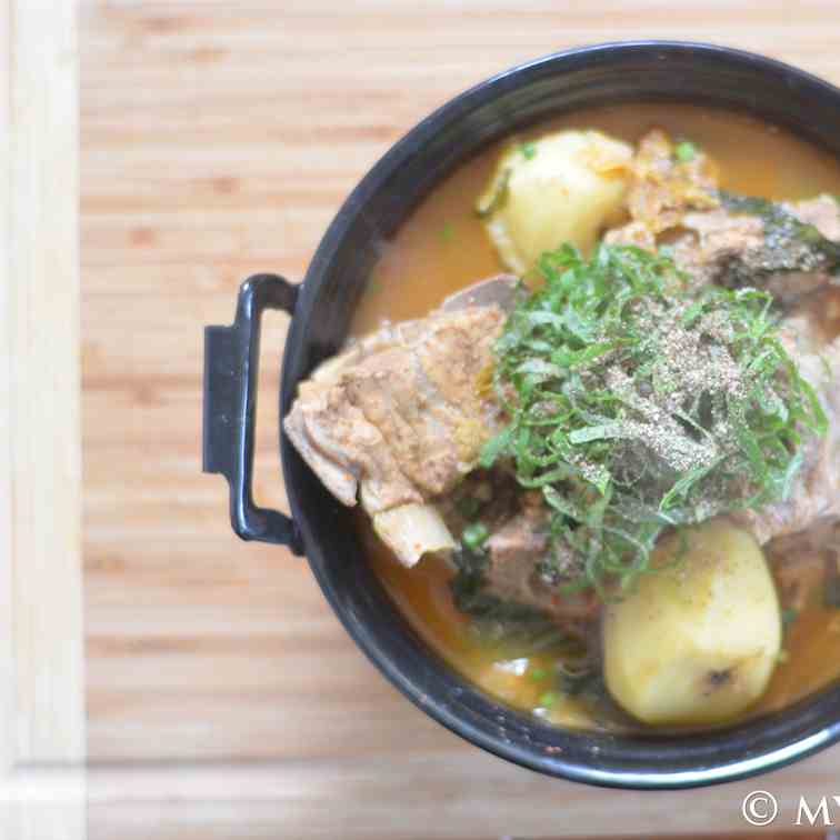 Spicy Pork Bone Stew (Gamja Tang)