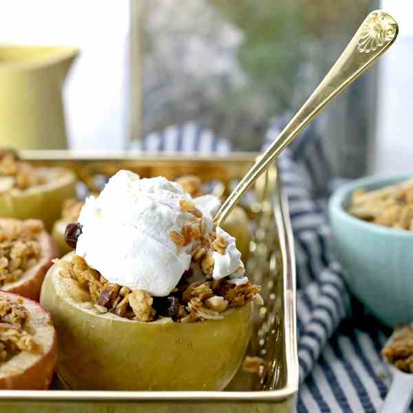 Slow Cooker Granola Baked Apples