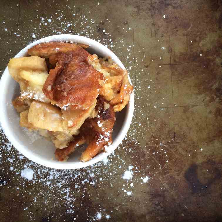 Apple-Rum Bread Pudding 