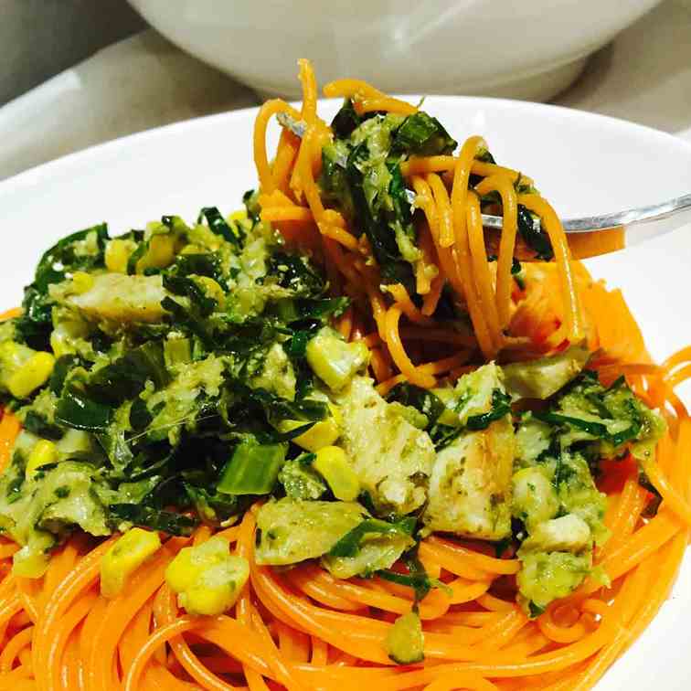 Quinoa pasta with courgette and sauce