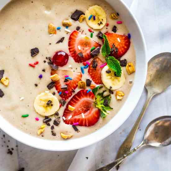 Vegan Banana Split Smoothie Bowl