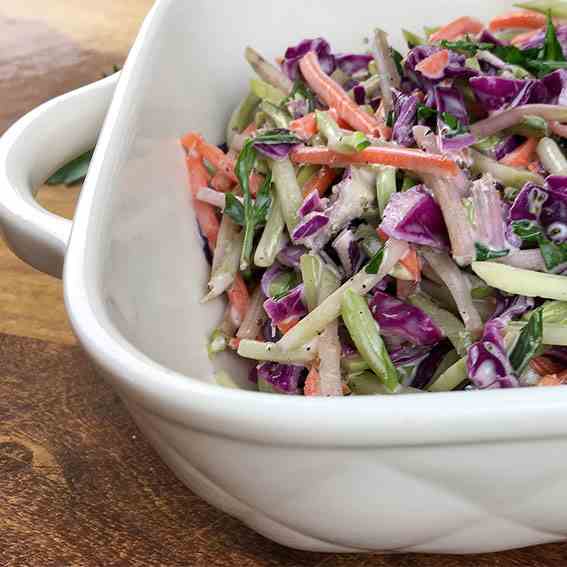 Super Easy Crisp - Crunchy Broccoli Slaw