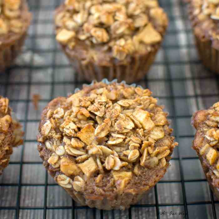 Apple Breakfast Oatmeal Muffins 