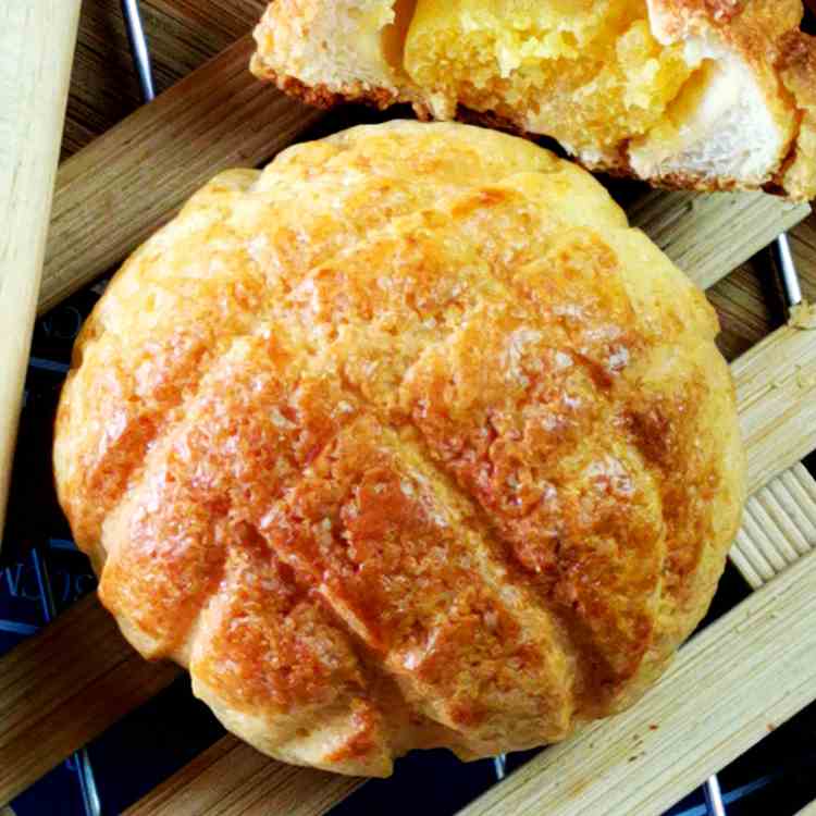 https-tasteasianfood.com-pineapple-bun-