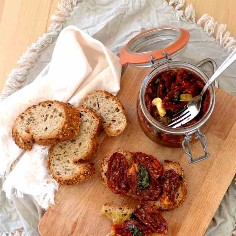 Homemade canned sun-dried tomatoes