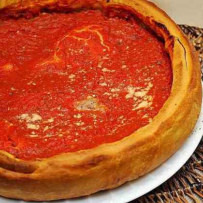 Chicago's Deep Dish Pizza Showdown!