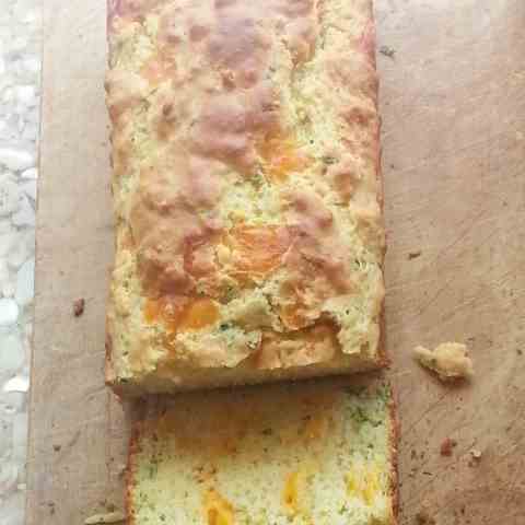 Garlic Cheddar Quick Bread