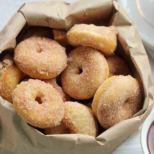 Cinnamon Sugar Baked Mini Donus