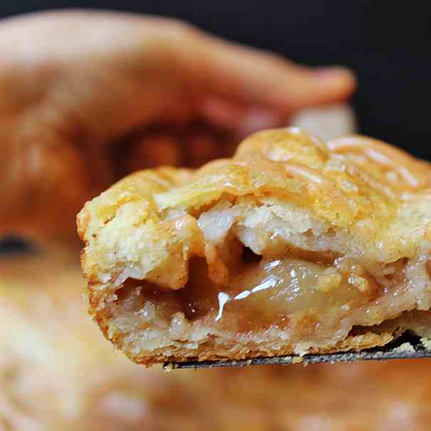 Apple Slab Pie with Spiced Glaze