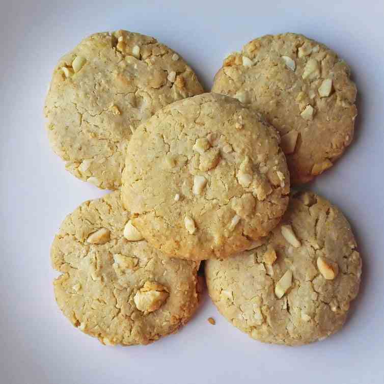 Crispy Honey Cookies With Nuts