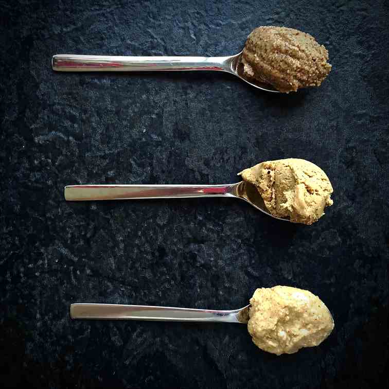 Homemade peanut, almond and cashew butter