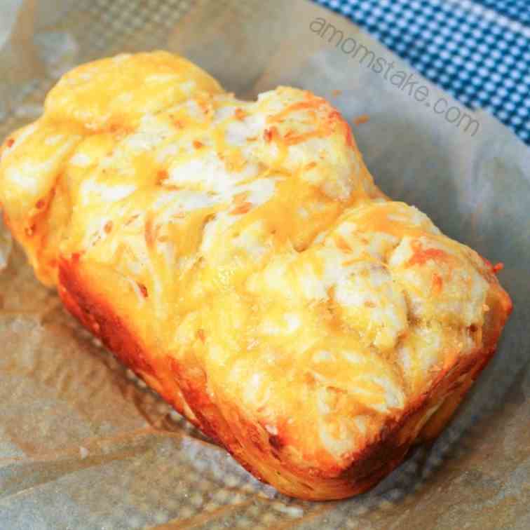 Pull-apart Garlic Cheese Bread