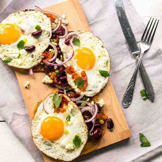 Huevos rancheros tacos