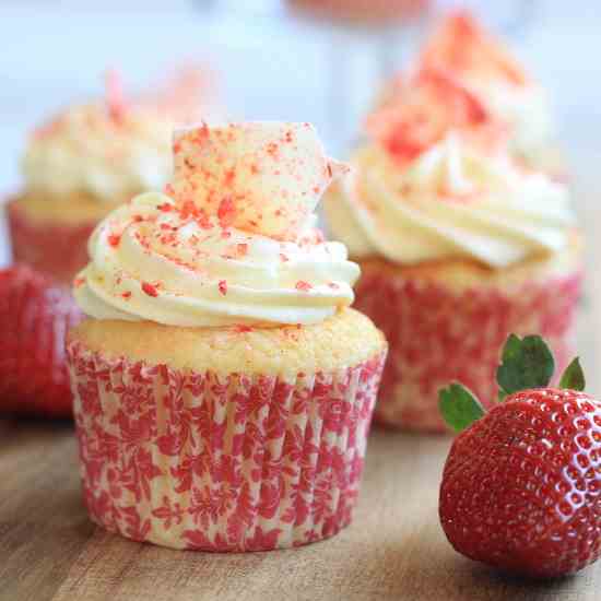 Coconut Strawberry Cupcakes 