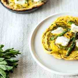 Asparagus, soft cheese and mint frittata