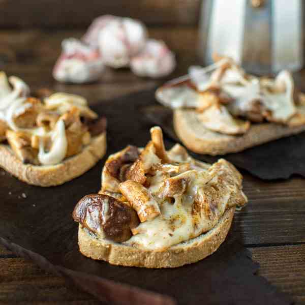 10-Minute Cheesy Mushroom Sandwich