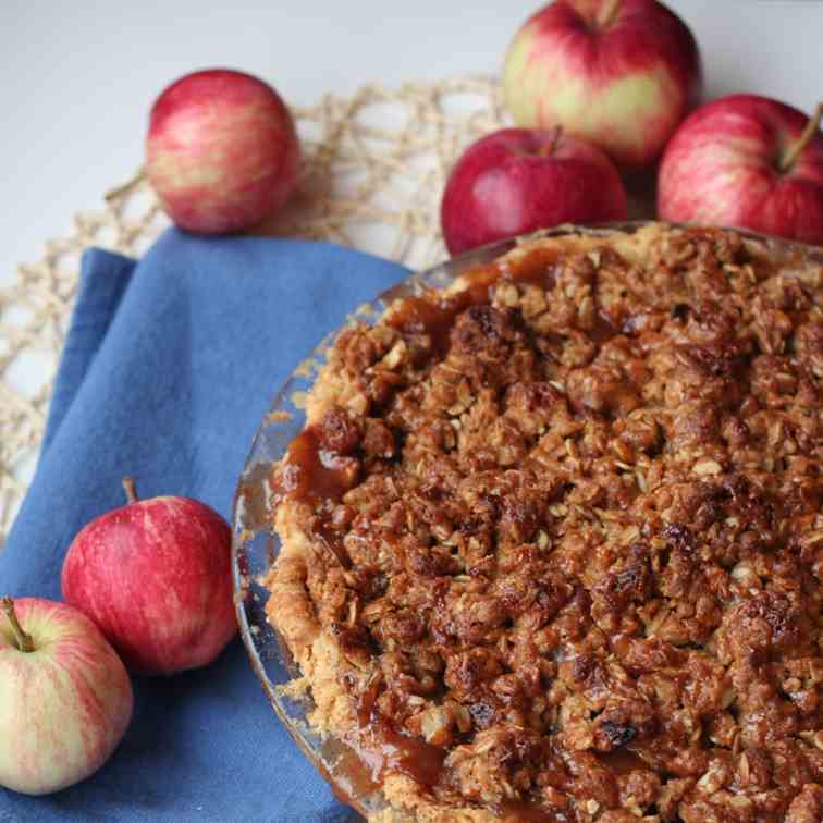 Caramel Apple Streusel Pie