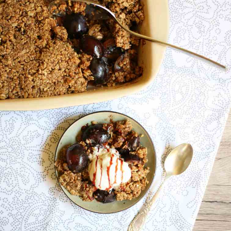 Plum Crumble w- Crunchy Walnut Oat Topping