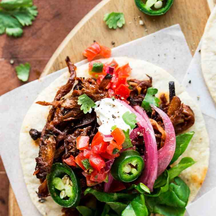 Vegan pulled mushroom tacos