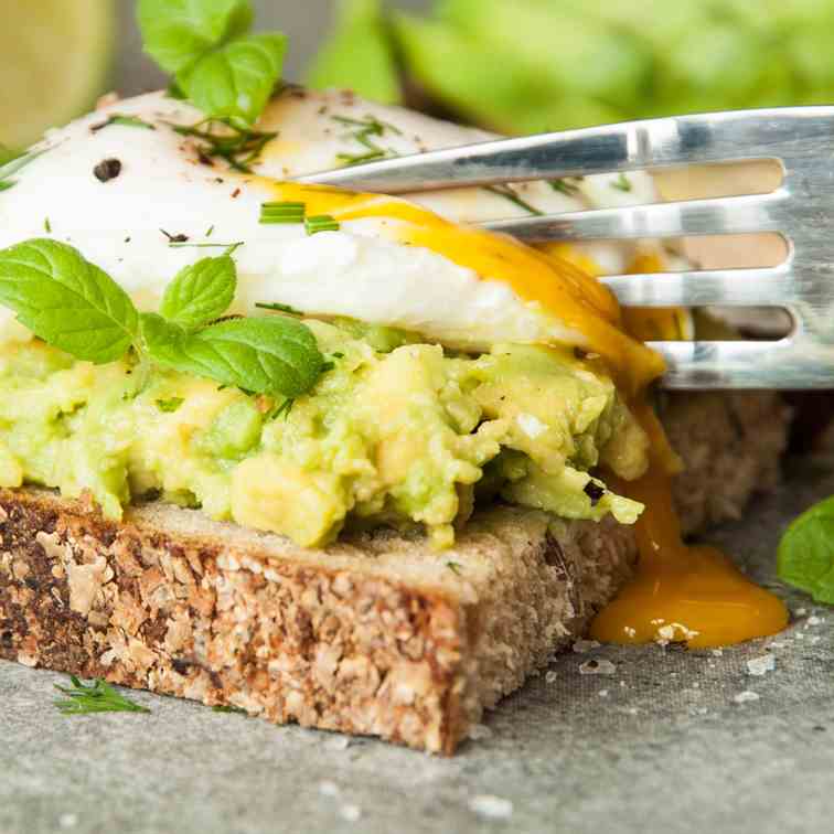 Smashed Avocado with Poached Egg