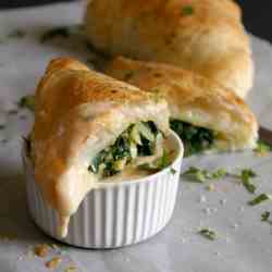 Saag paneer puffs