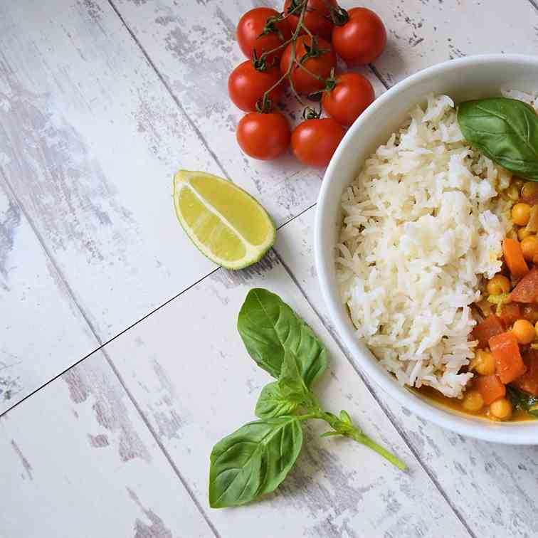 Healthy chickpea curry with coconut milk