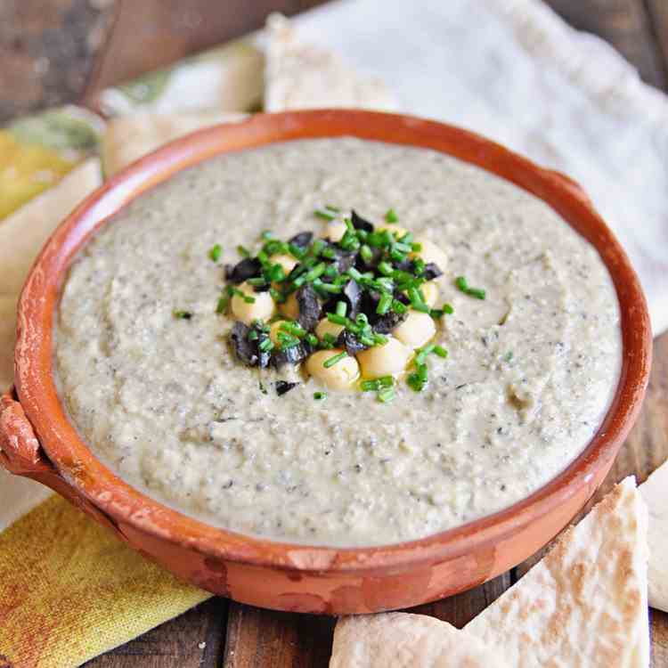 5 Minute Homemade Hummus 