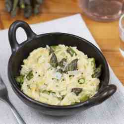 Lemon and asparagus orzo risotto