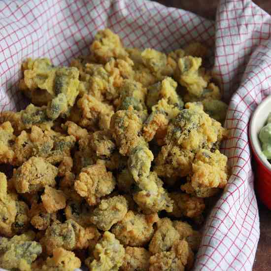 Cornmeal Oysters and Remoulade