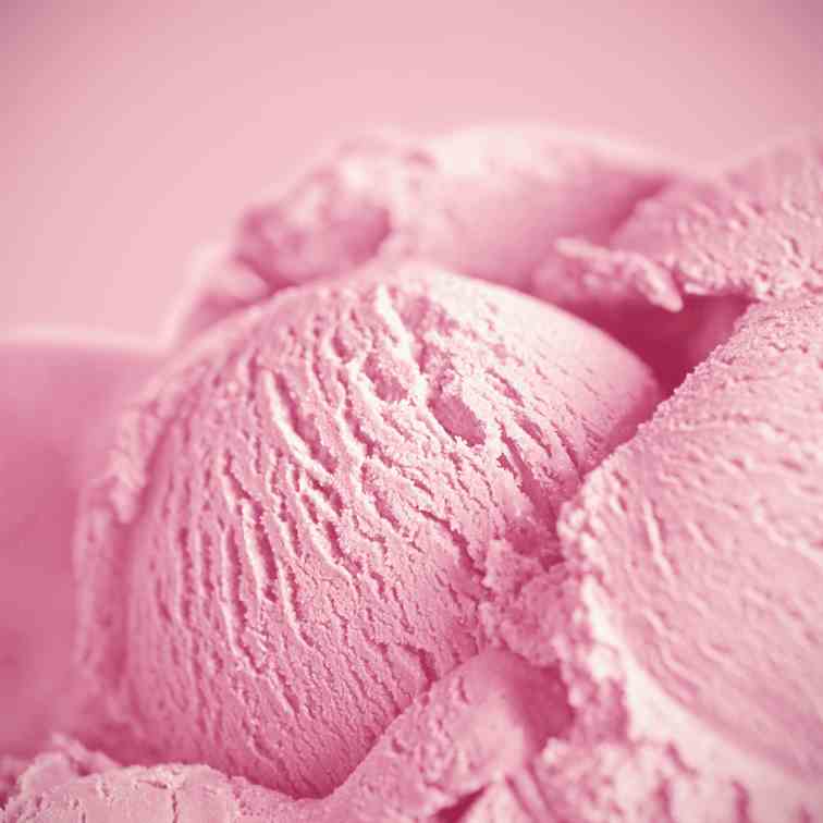 Creamy Strawberry Ice Cream