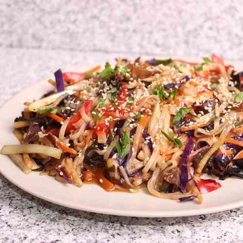 Noodles with vegetables