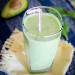 Lean N Green Spinach and Avocado Smoothie