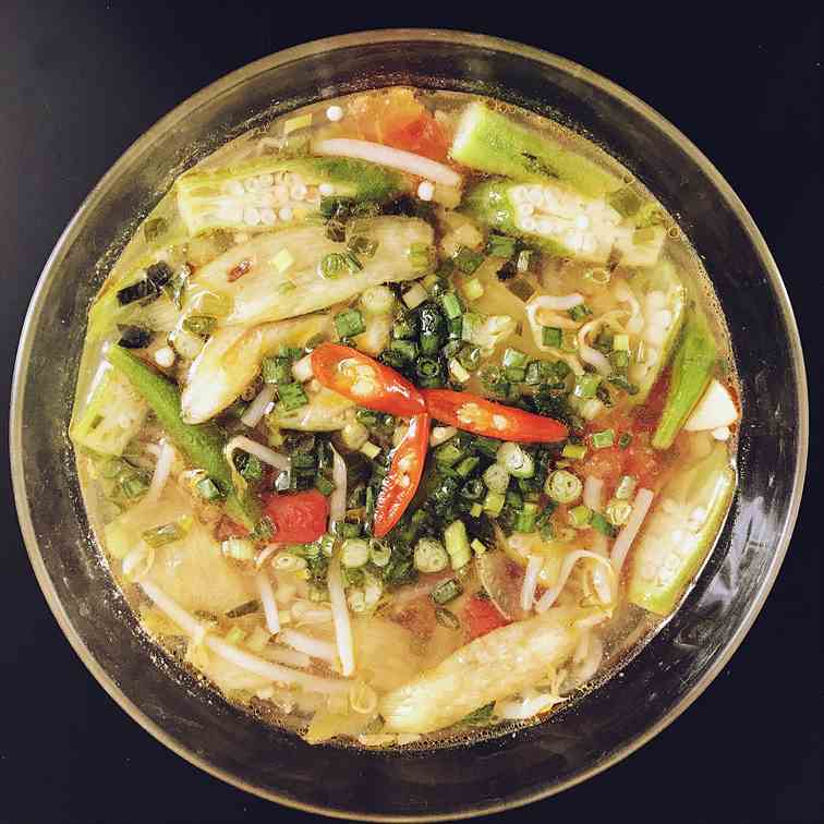 Southern Vietnamese sour soup