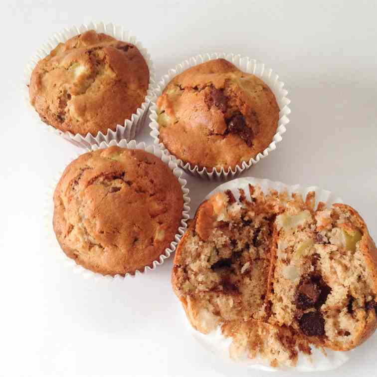 Apple, Chocolate Chip and Cinnamon Muffins