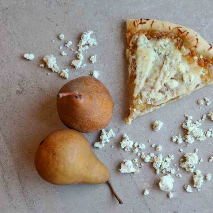 Caramelized Onion, Pear, Gorgonzola Pizza