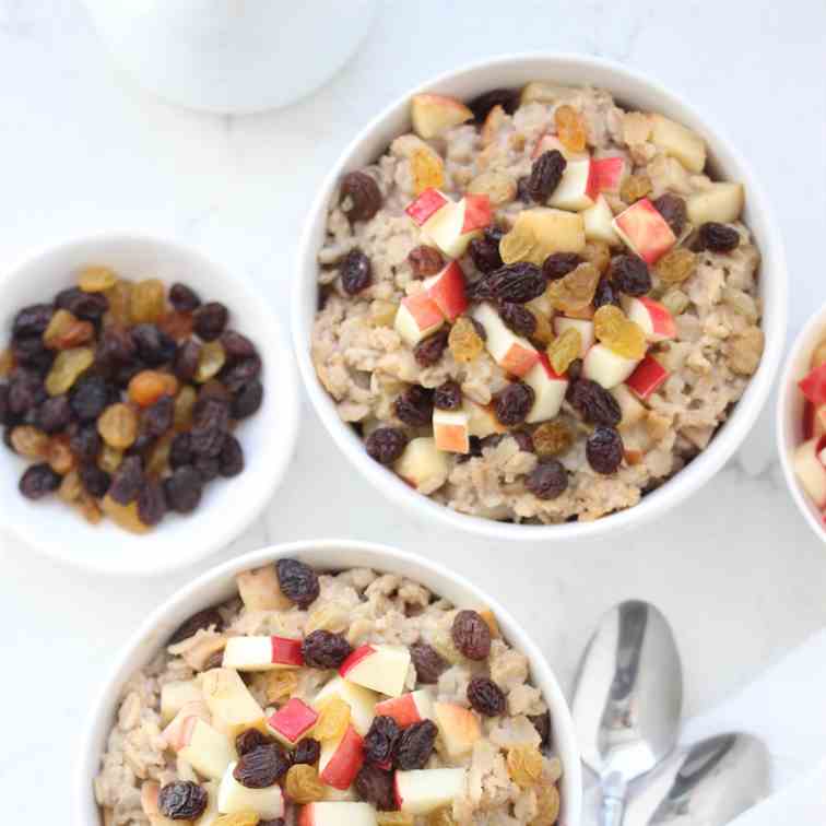 Make-Ahead Apple Raisin Oatmeal